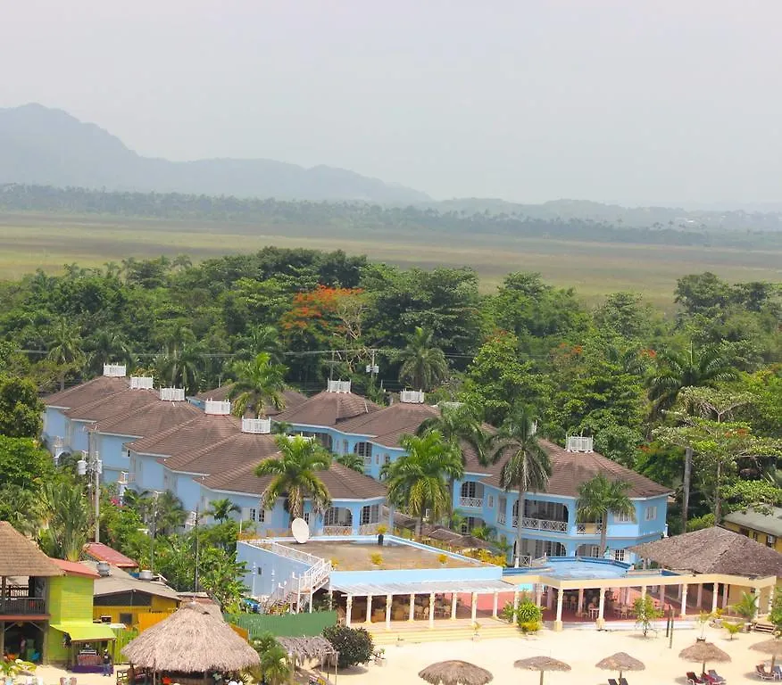 Beachcomber Club Resort location